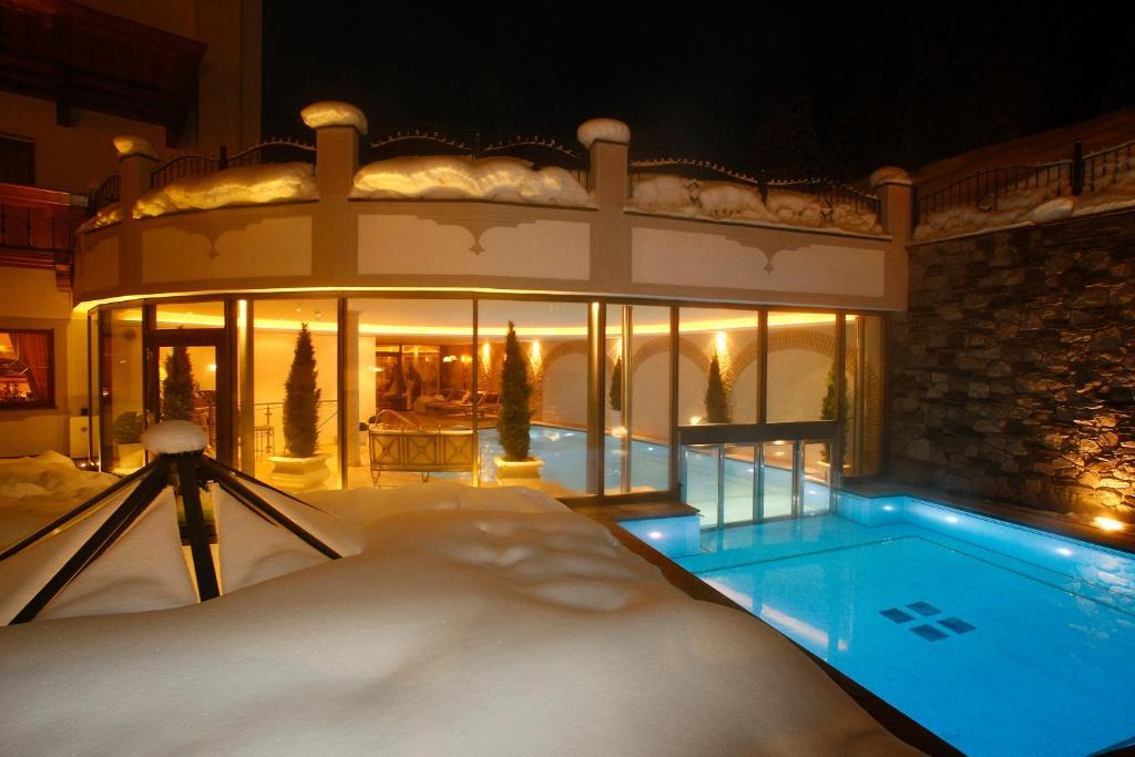 Savoy Dolomites Luxury & Spa Hotel Selva di Val Gardena Kültér fotó