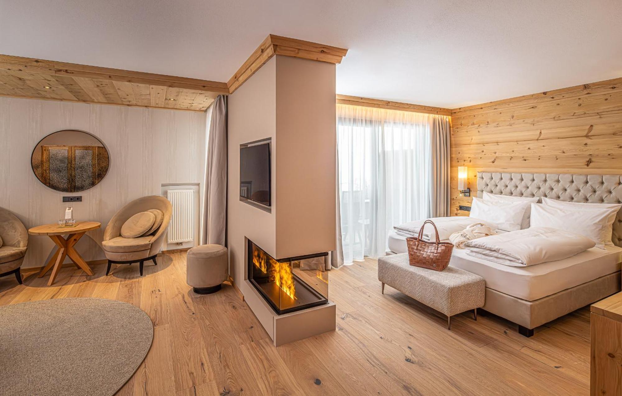 Savoy Dolomites Luxury & Spa Hotel Selva di Val Gardena Kültér fotó