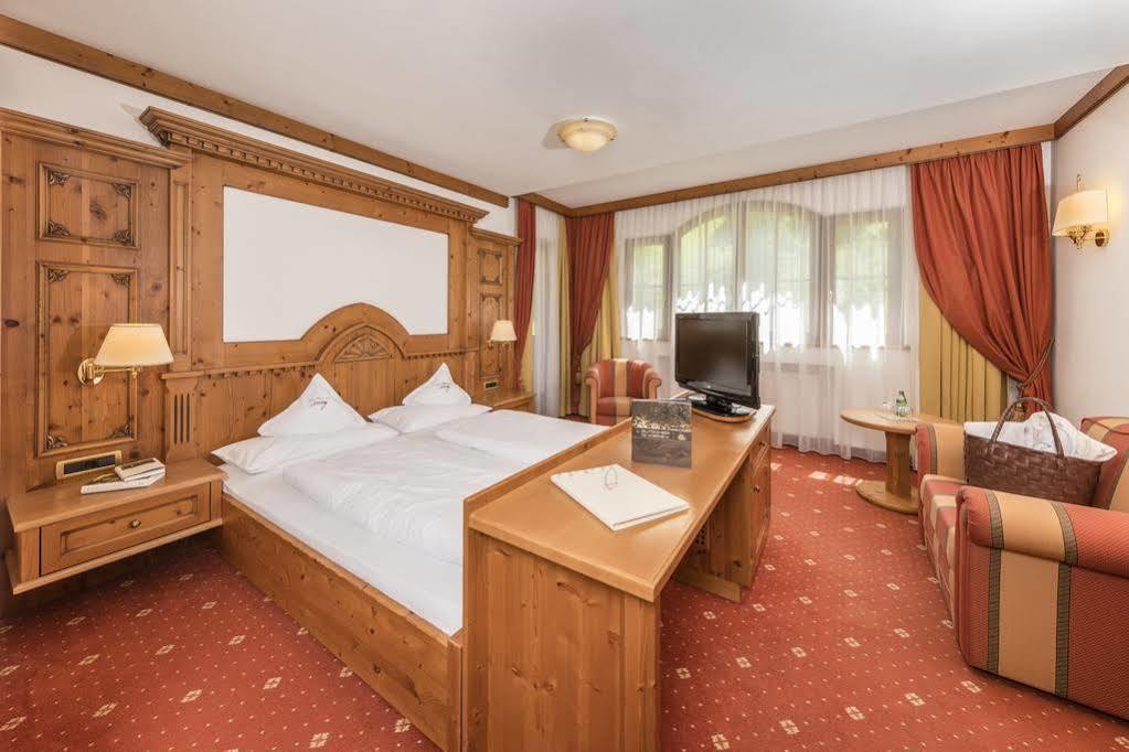 Savoy Dolomites Luxury & Spa Hotel Selva di Val Gardena Kültér fotó